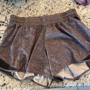 lululemon hotty hot shorts size 8 tall